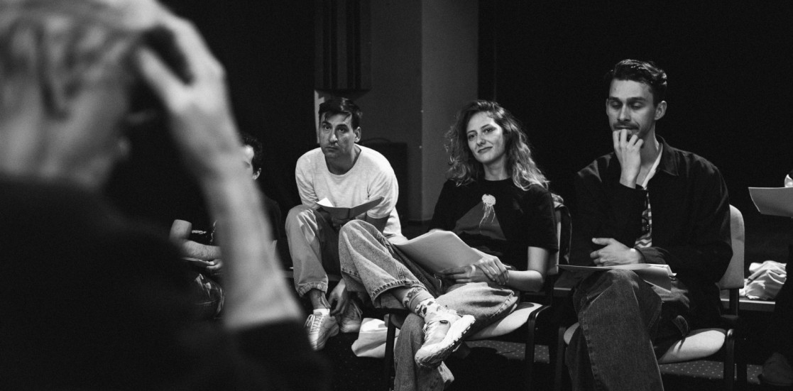 DEMO – Finalul Atelierului de poetică teatrală „Ion Caramitru” pe scena Teatrului Prichindel din Alba Iulia pe 28 septembrie 2025, ora 18.30