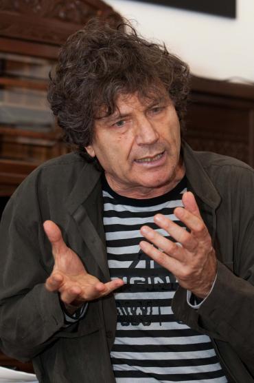 Alexander Hausvater Alexander Hausvater