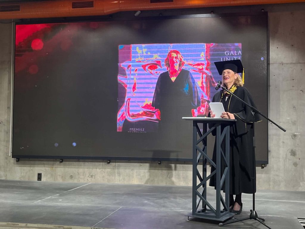 Aura Corbeanu – vicepreședinte executiv al UNITER, profesor universitar doctor, expert internațional în proiecte și programe culturale –  a primit azi, 29 mai, cea mai înaltă distincție academică acordată de Academia de Muzică, Teatru și Arte Plastice Chișinău personalităților marcante din lumea teatrului, filmului și artelor vizuale.